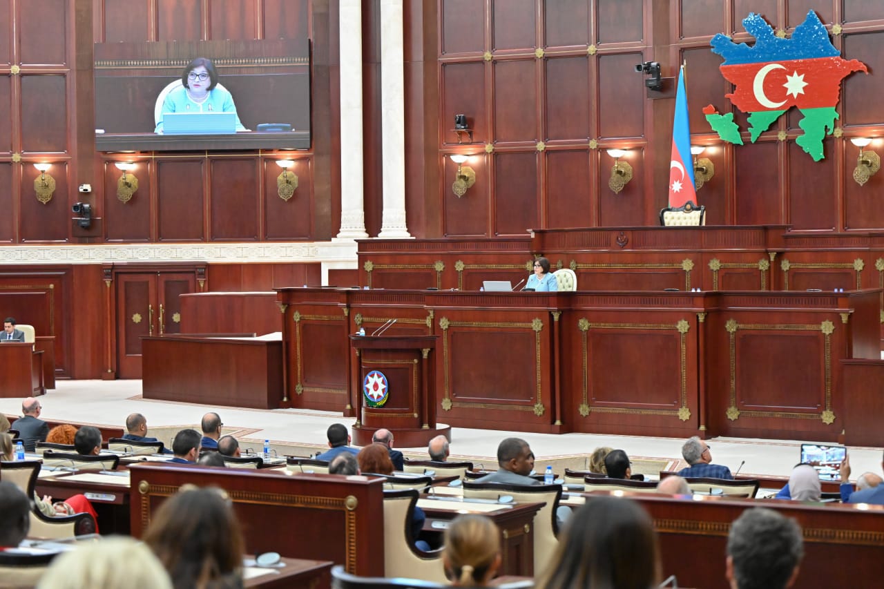 Azerbaijan parliament head meets partakers of Int'l Association of Judges' annual session