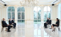 President Ilham Aliyev accepts credentials of newly appointed French ambassador (PHOTO/VIDEO)