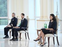President Ilham Aliyev accepts credentials of newly appointed French ambassador (PHOTO/VIDEO)