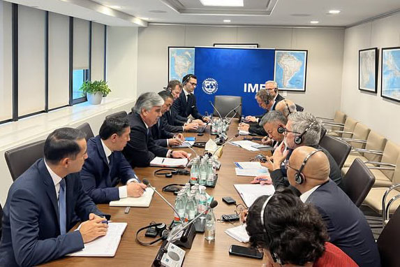 Tajik finance officials hashing out reforms with IMF support in Washington