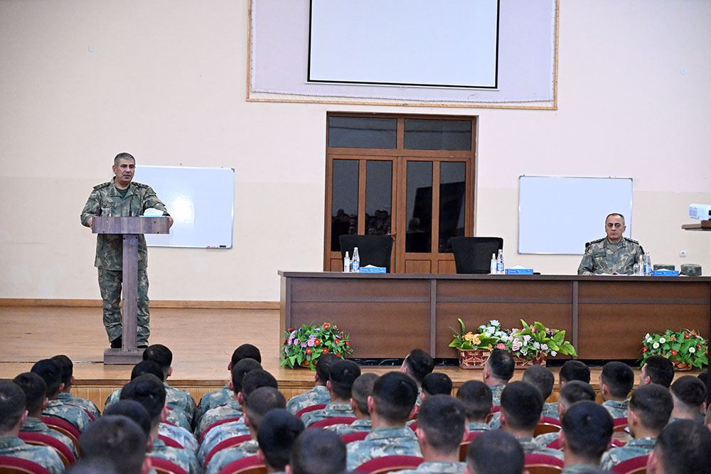 Azerbaijani minister conducts strategic review of army combat readiness (PHOTO)
