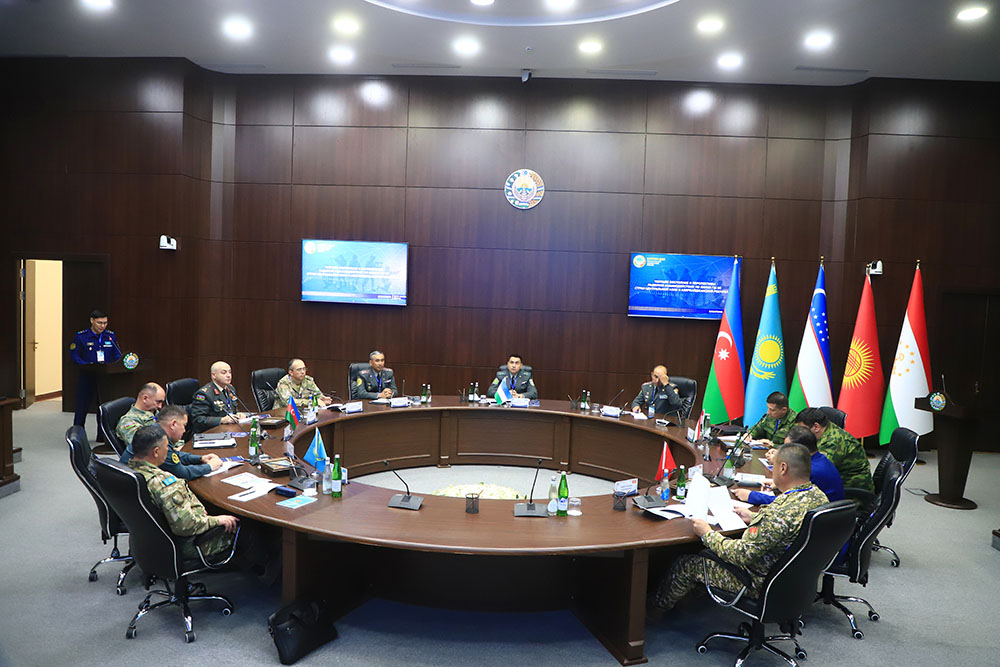 Azerbaijan, Uzbekistan strengthen military education ties with new memo (PHOTO)