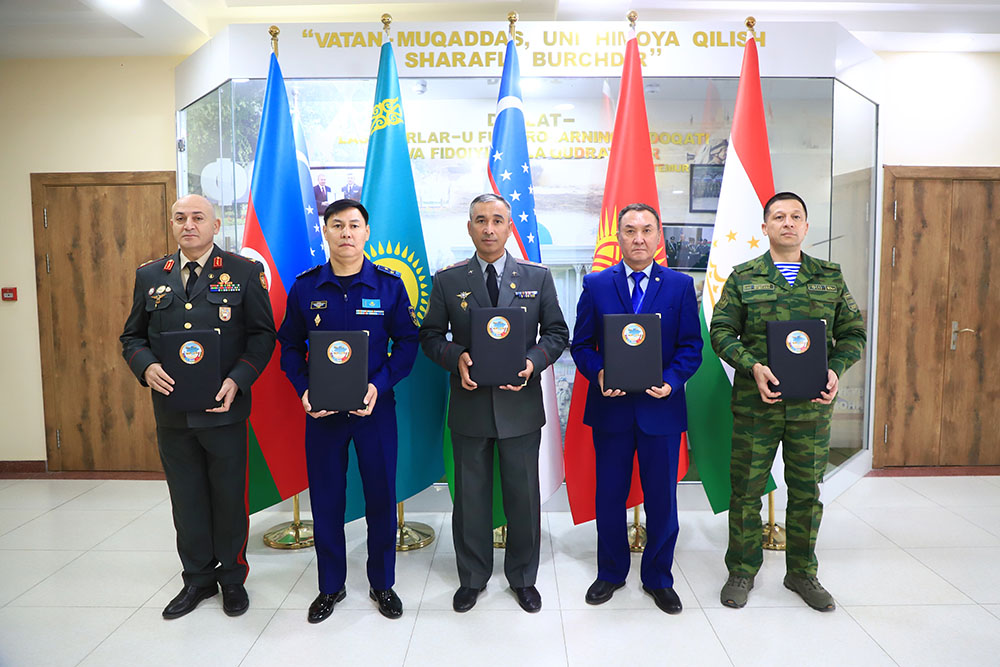 Azerbaijan, Uzbekistan strengthen military education ties with new memo (PHOTO)