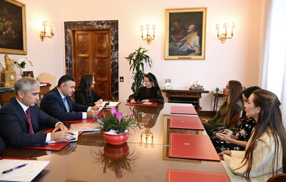 First VP Mehriban Aliyeva meets President of Vatican City State Governorate (PHOTO)