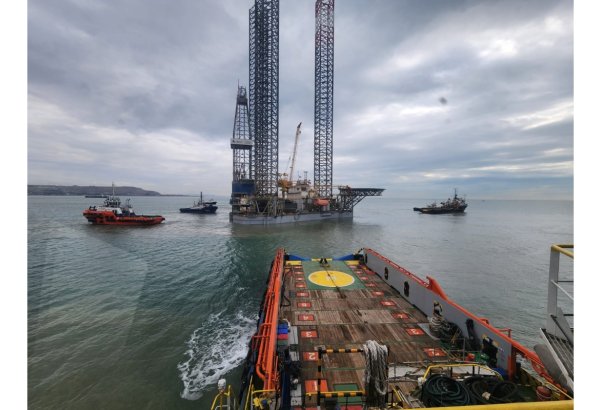 Azerbaijan's ASCO vessels join rollout of Neptune rig's towing operation