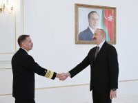 President Ilham Aliyev receives Commander of US Central Command (PHOTO)