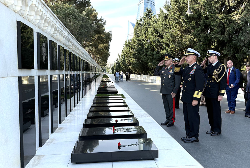 Azerbaijan, US discuss new prospects for military cooperation (PHOTO/VIDEO)