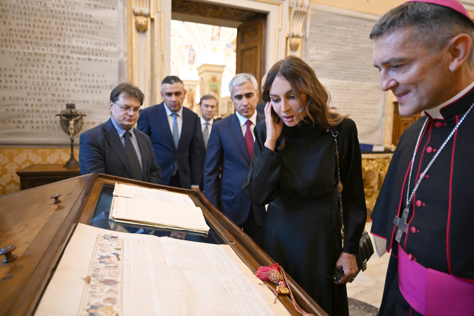 First VP Mehriban Aliyeva visits Vatican Apostolic Library (PHOTO/VIDEO)