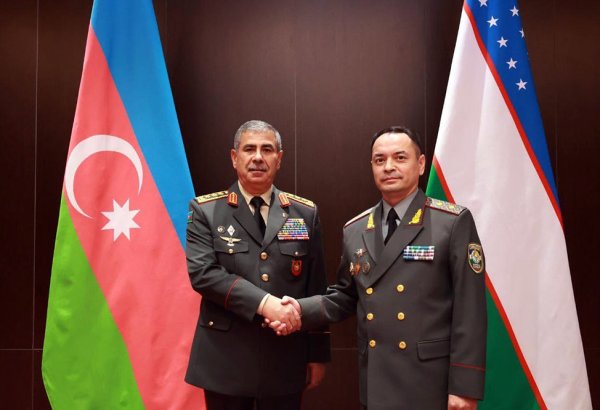 Azerbaijani defense minister visits Uzbekistan (PHOTO)