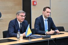 Azerbaijani parliament speaker meets with speakers of parliaments of Namibia and Bosnia and Herzegovina (PHOTO)