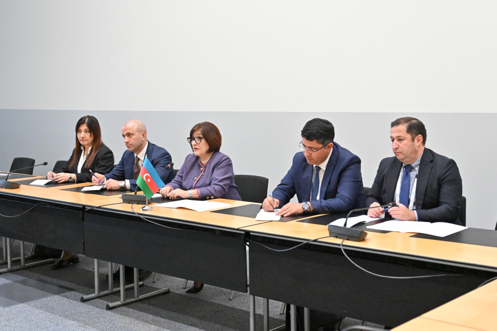 Azerbaijani parliament speaker meets with speakers of parliaments of Namibia and Bosnia and Herzegovina (PHOTO)