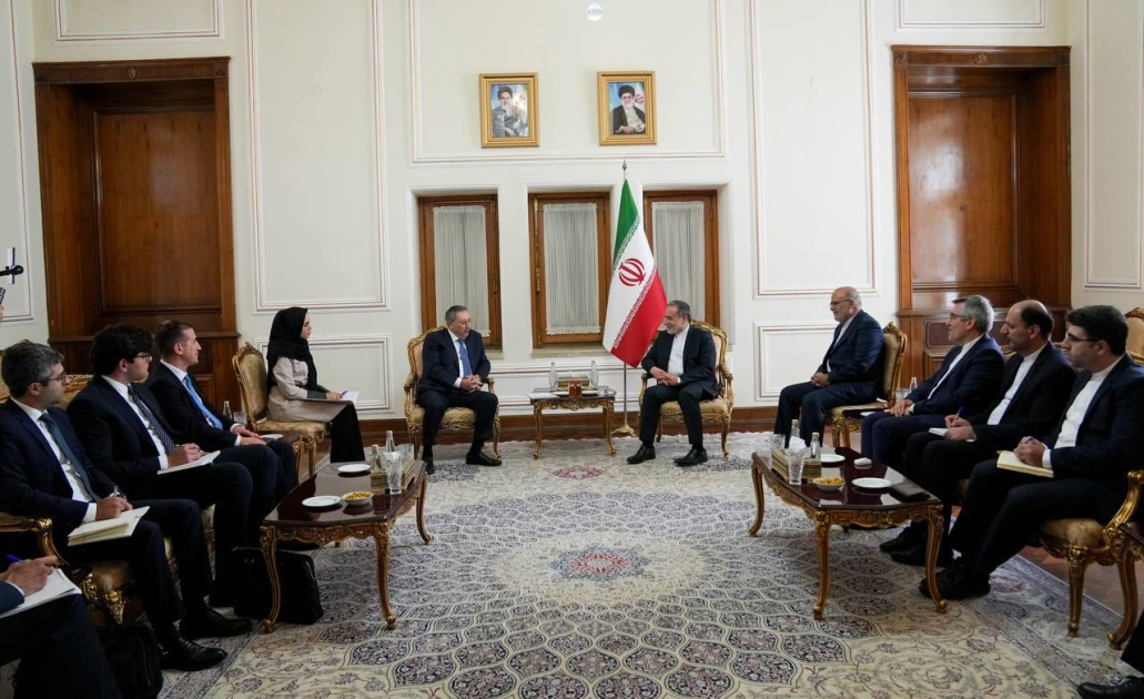 Azerbaijan, Iran discuss current state of bilateral relations (PHOTO)