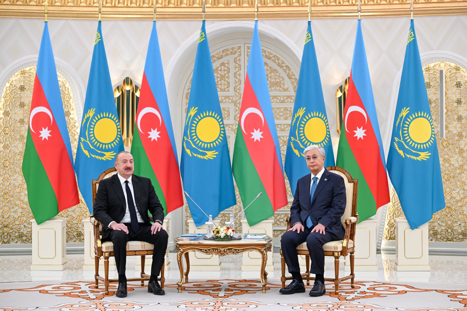 President Ilham Aliyev, President Kassym-Jomart Tokayev hold one-on-one meeting (PHOTO)