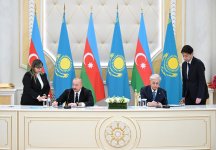 Azerbaijan, Kazakhstan exchange documents (PHOTO/VIDEO)