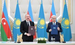 Azerbaijan, Kazakhstan exchange documents (PHOTO/VIDEO)