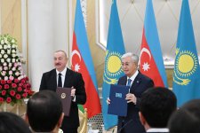 Azerbaijan, Kazakhstan exchange documents (PHOTO/VIDEO)