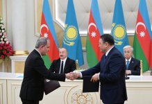 Azerbaijan, Kazakhstan exchange documents (PHOTO/VIDEO)