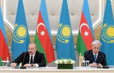Azerbaijan, Kazakhstan exchange documents (PHOTO/VIDEO)