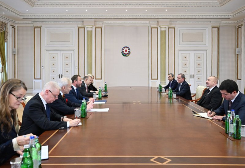 President Ilham Aliyev receives Estonia's FM (PHOTO)