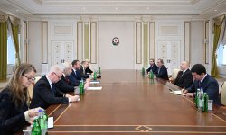 President Ilham Aliyev receives Estonia's FM (PHOTO)