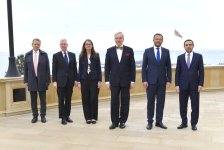 Estonian FM commemorates Azerbaijani martyrs in Baku (PHOTO)