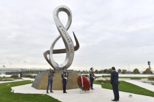 Estonian FM visits Victory Park in Azerbaijan (PHOTO)