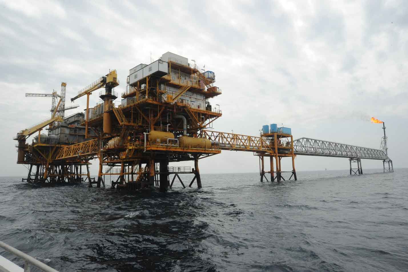 Iran greenlights next phase of Abuzar oil field dev't