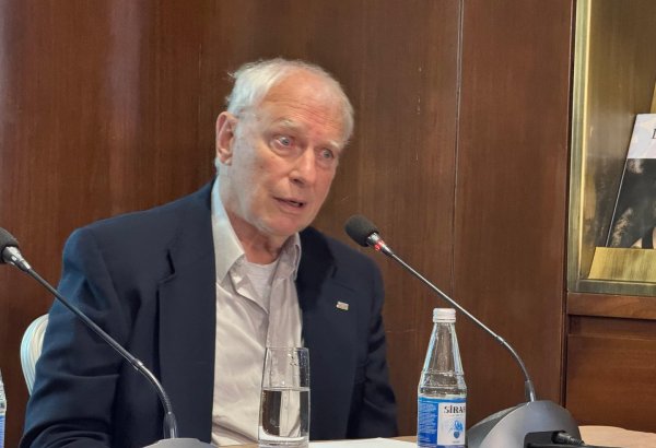 U.S. traveler highly praises students at Garabagh University