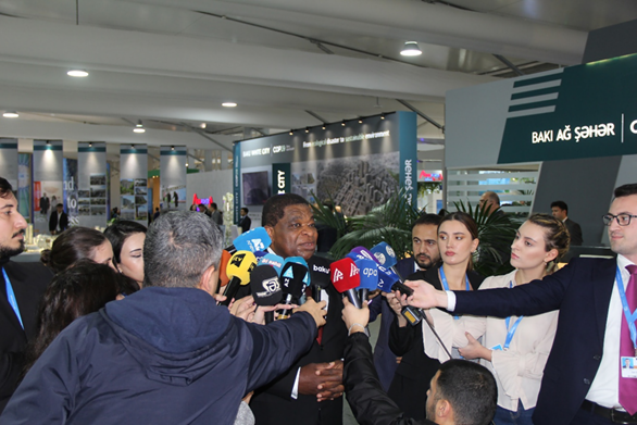 Baku White City receiving accolades for excellence in Int'l Sustainability Summit (PHOTO)
