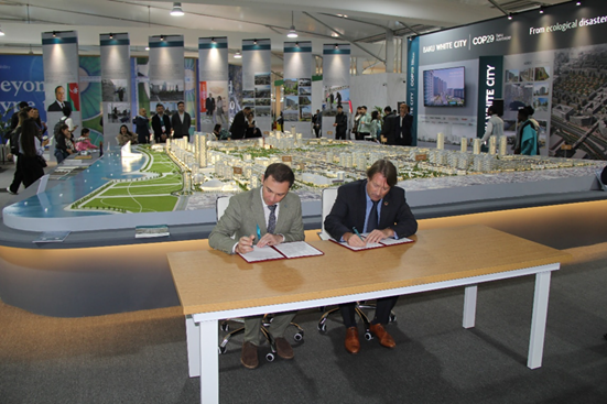 Baku White City receiving accolades for excellence in Int'l Sustainability Summit (PHOTO)