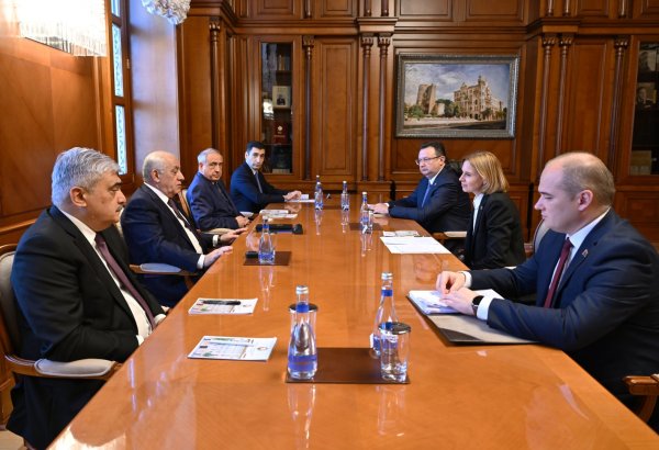 Azerbaijani PM holds talks with Belarusian Deputy PM