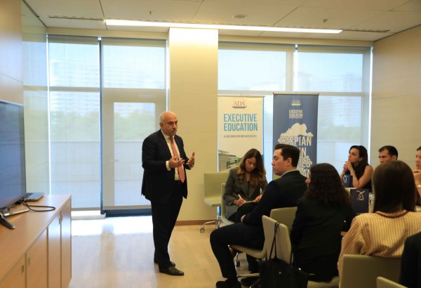 Azerbaijan briefs foreign diplomats on its ex-IDPs' return to liberated lands (PHOTO)