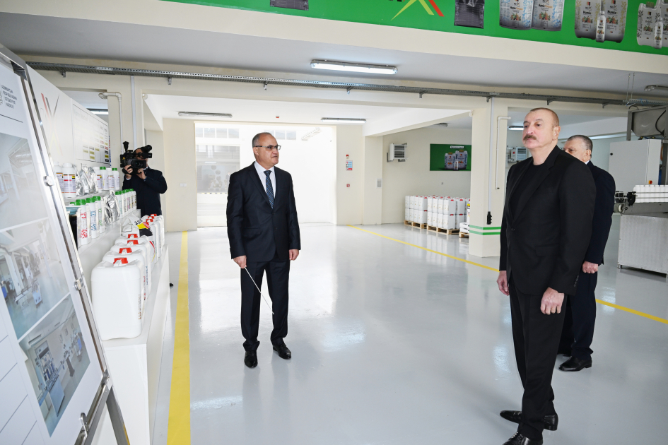 President Ilham Aliyev visits agrochemical production facility in Sabirabad (PHOTO/VIDEO)