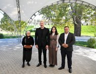 President Ilham Aliyev presents keys to apartments to residents of Horovlu village in Jabrayil district (PHOTO)