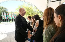 President Ilham Aliyev presents keys to apartments to residents of Horovlu village in Jabrayil district (PHOTO)