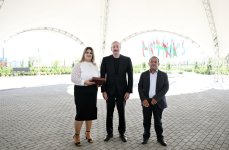 President Ilham Aliyev presents keys to apartments to residents of Mammadbayli and Aghali villages in Zangilan (PHOTO/VIDEO)