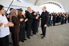 President Ilham Aliyev presents keys to apartments to residents of Mammadbayli and Aghali villages in Zangilan (PHOTO/VIDEO)