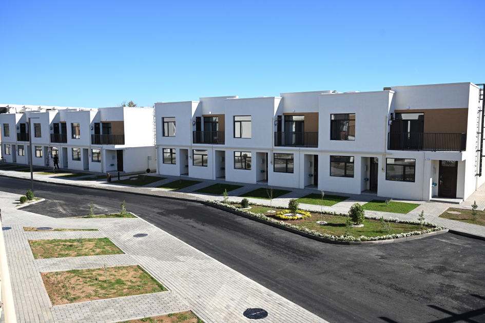 President Ilham Aliyev reviews completed 104-apartment residential complex in Zangilan (PHOTO)