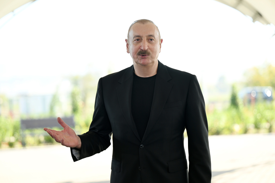 President Ilham Aliyev presents keys to apartments to residents of Mammadbayli and Aghali villages in Zangilan (PHOTO/VIDEO)