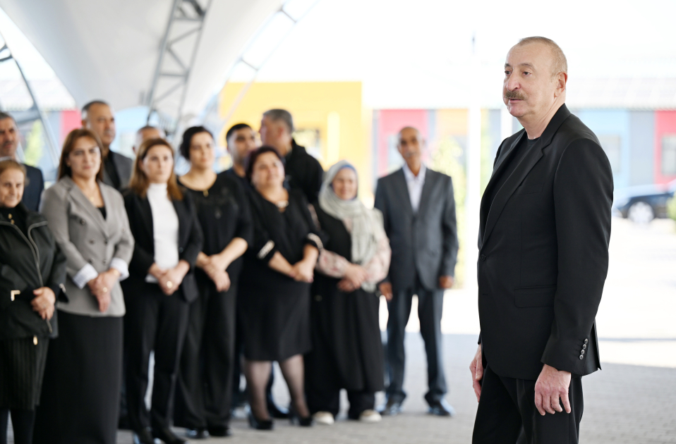 President Ilham Aliyev presents keys to apartments to residents of Mammadbayli and Aghali villages in Zangilan (PHOTO/VIDEO)