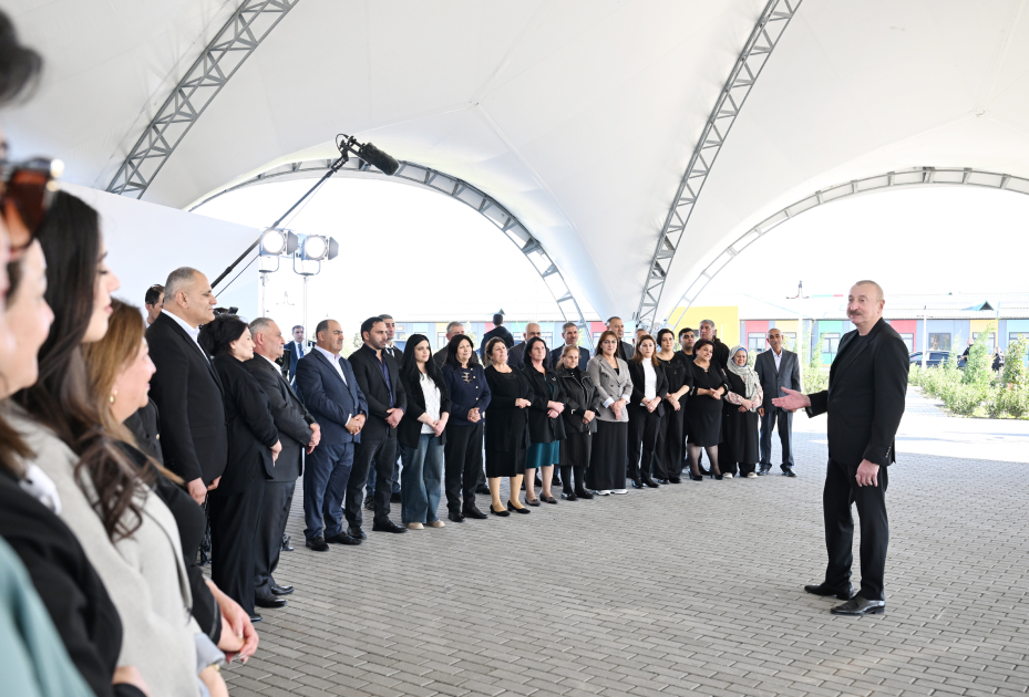 President Ilham Aliyev presents keys to apartments to residents of Mammadbayli and Aghali villages in Zangilan (PHOTO/VIDEO)