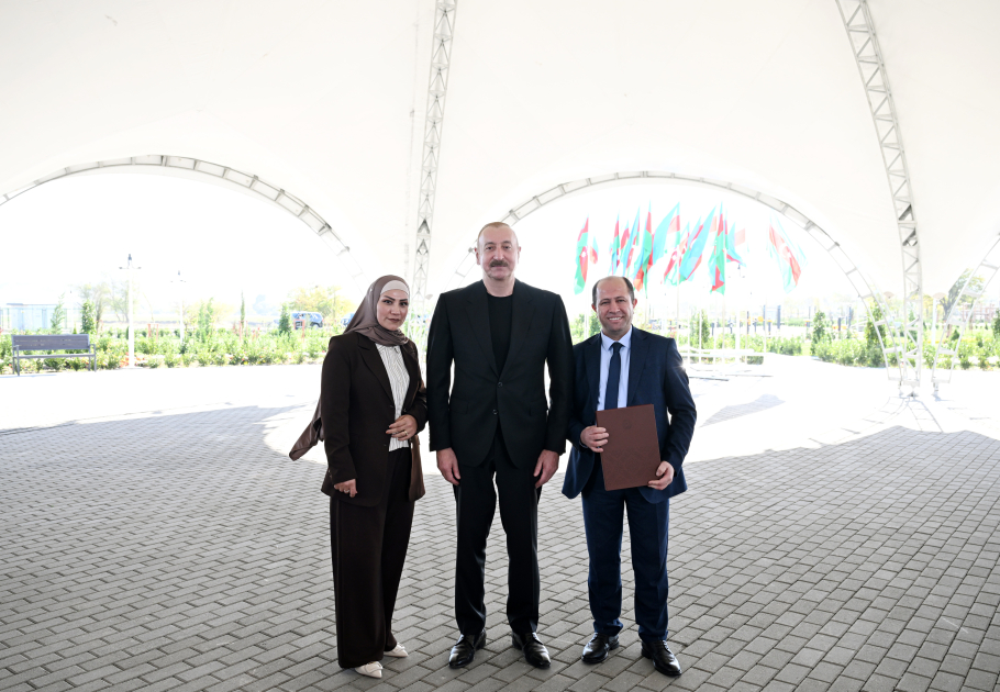 President Ilham Aliyev presents keys to apartments to residents of Mammadbayli and Aghali villages in Zangilan (PHOTO/VIDEO)