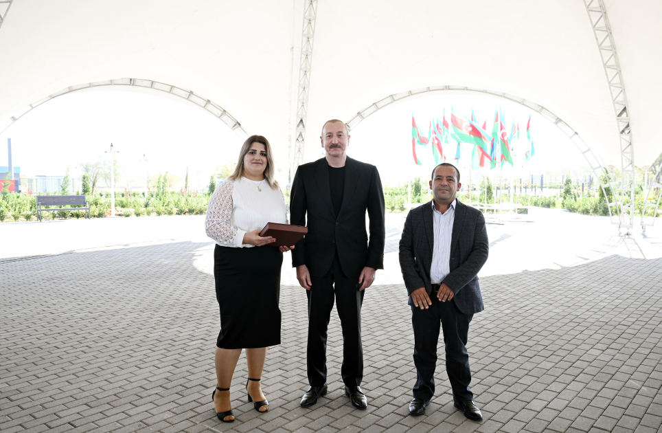 President Ilham Aliyev presents keys to apartments to residents of Mammadbayli and Aghali villages in Zangilan (PHOTO/VIDEO)