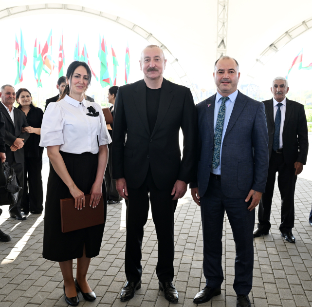 President Ilham Aliyev presents keys to apartments to residents of Mammadbayli and Aghali villages in Zangilan (PHOTO/VIDEO)