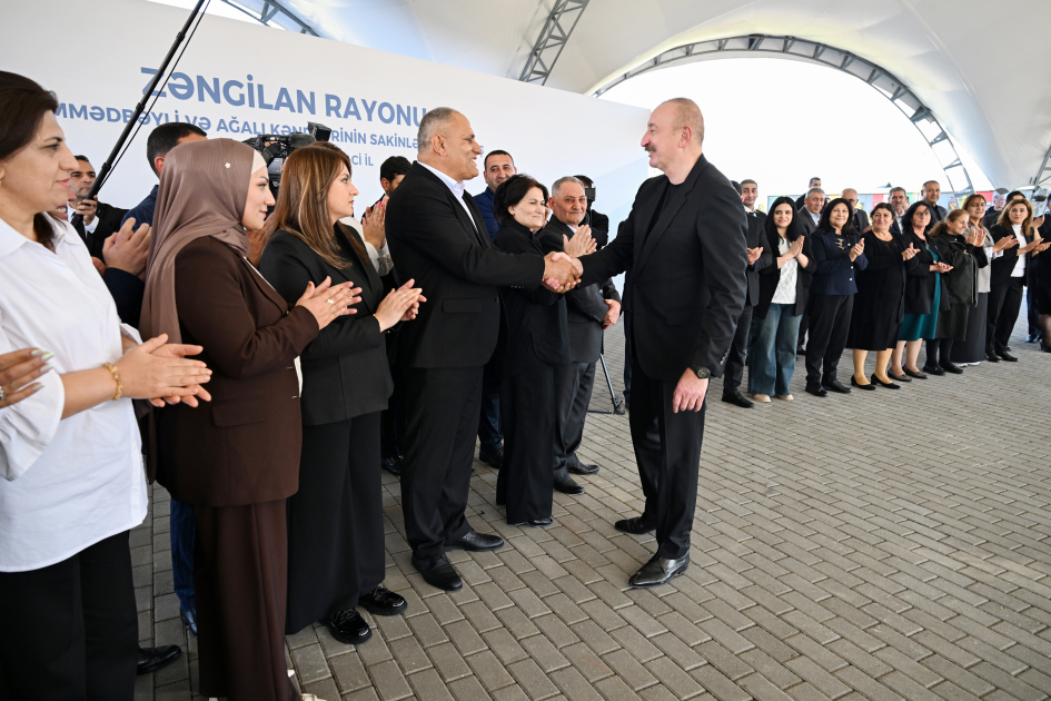 President Ilham Aliyev presents keys to apartments to residents of Mammadbayli and Aghali villages in Zangilan (PHOTO/VIDEO)
