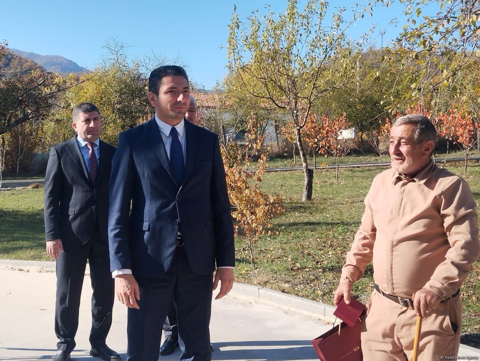 New wave of ex-IDPs setting in Khojaly's Badara village, get keys to homes (PHOTO)