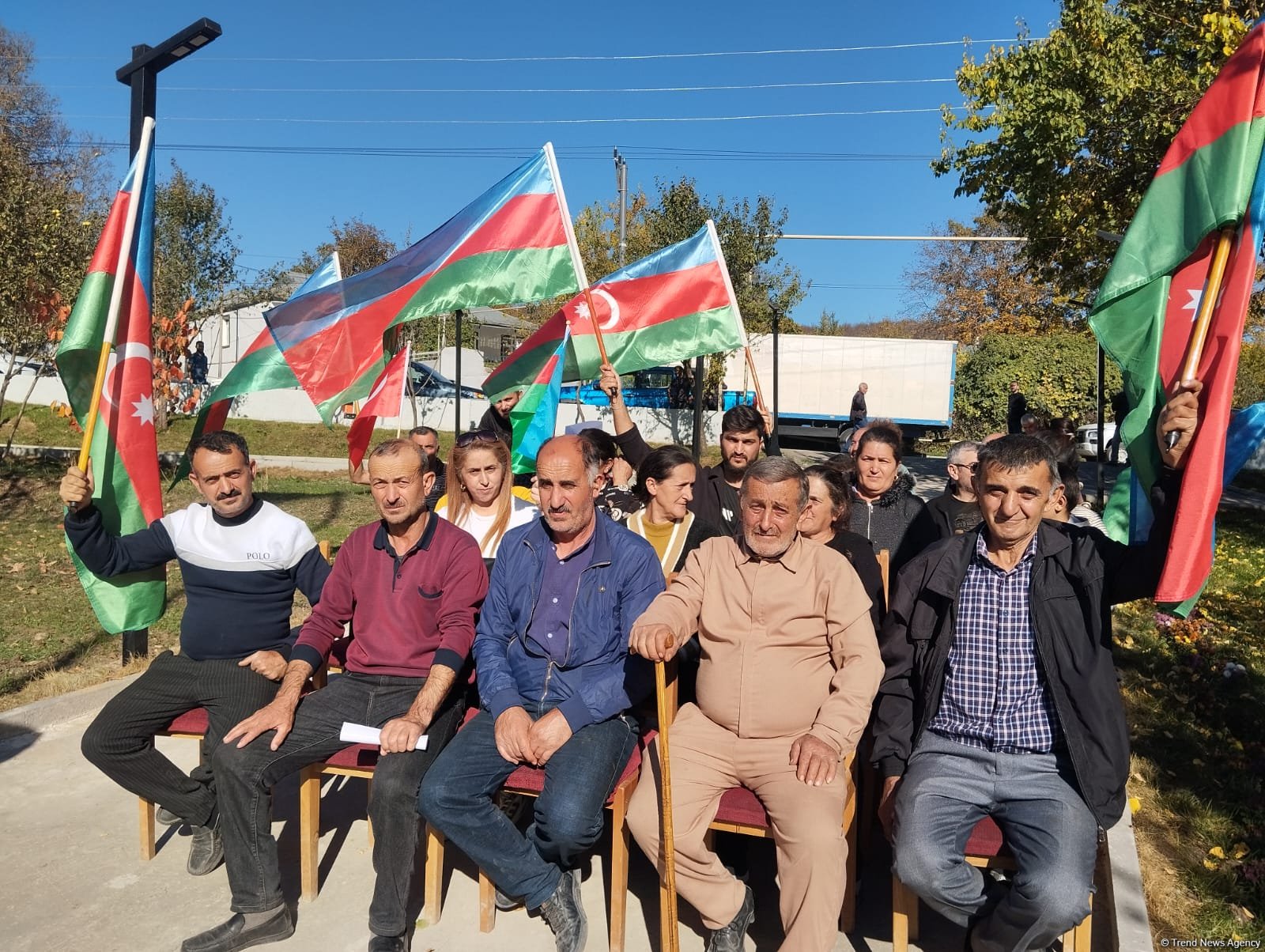 New wave of ex-IDPs setting in Khojaly's Badara village, get keys to homes (PHOTO)