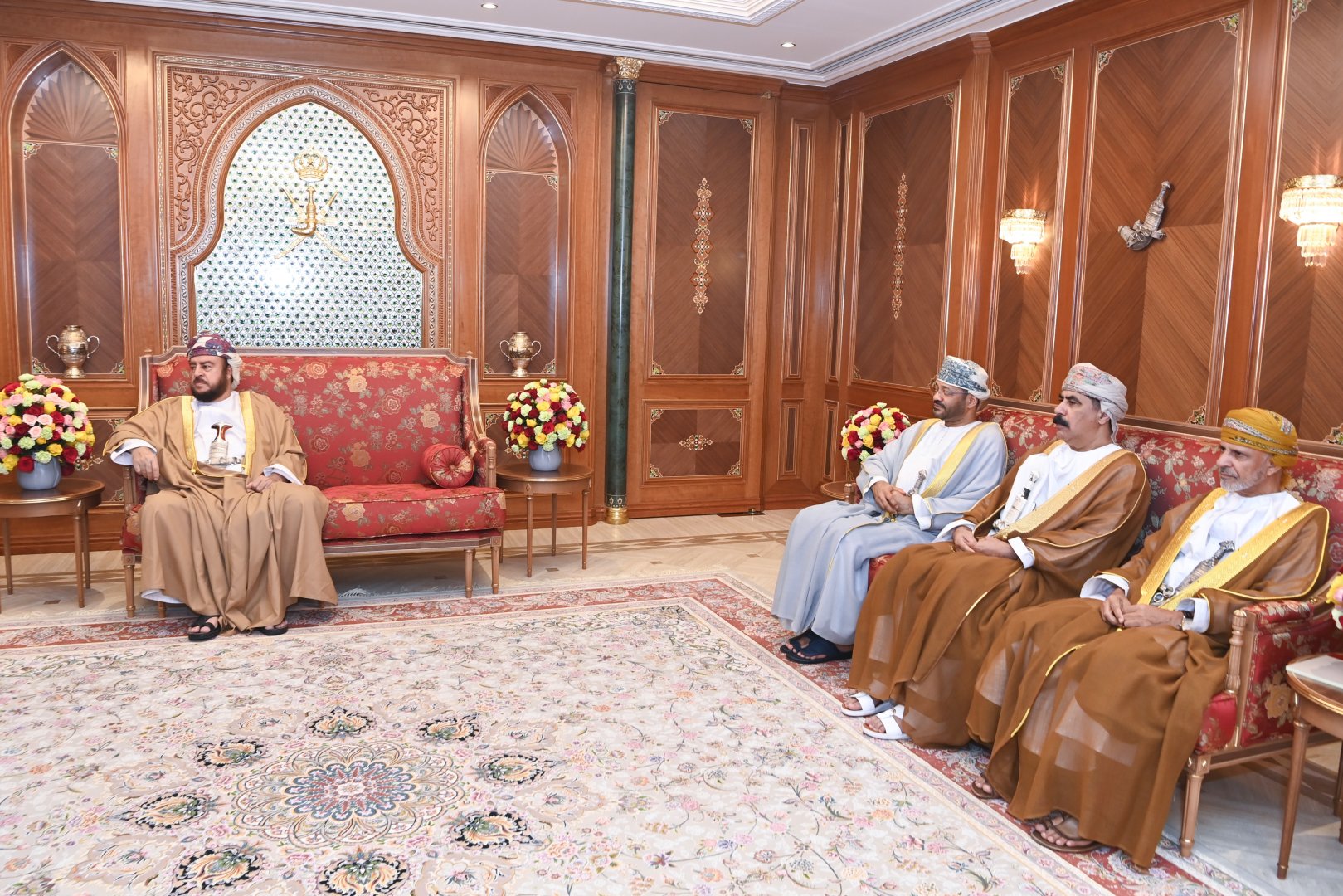 Azerbaijani FM holds key talks with Oman Sultan’s special envoy (PHOTO)