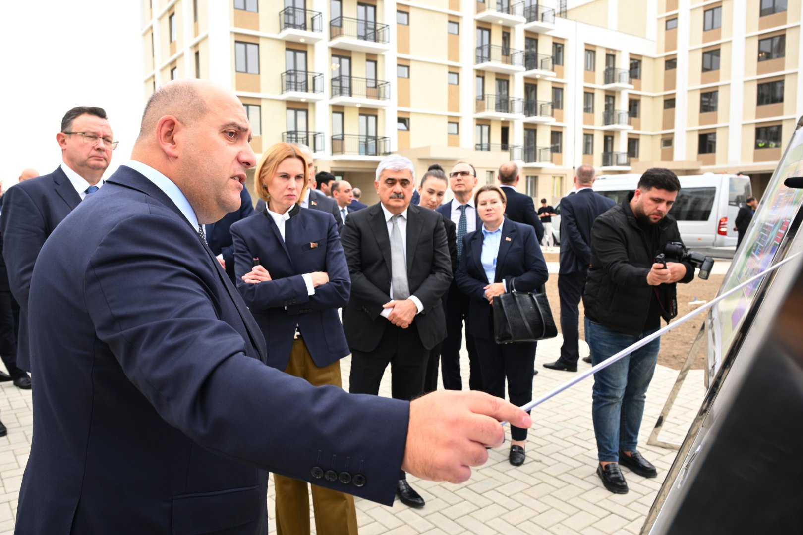 Azerbaijani, Belarusian Deputy PMs review progress on Aghdam’s 2nd residential complex (PHOTO)
