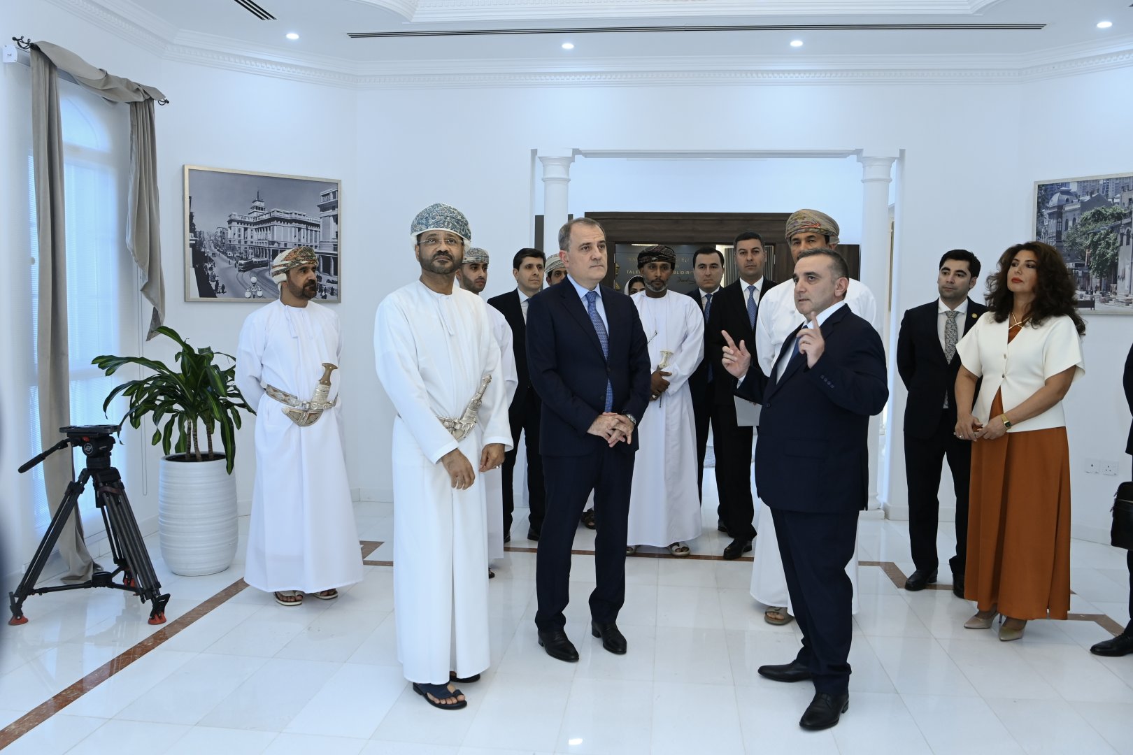 Azerbaijani, Omani foreign ministers hold one-on-one meeting (PHOTO)